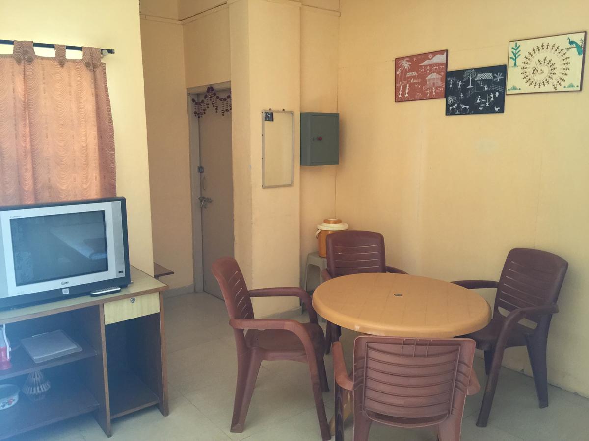 Mtdc Approved Mohiniraj Guest House Nashik Exterior photo